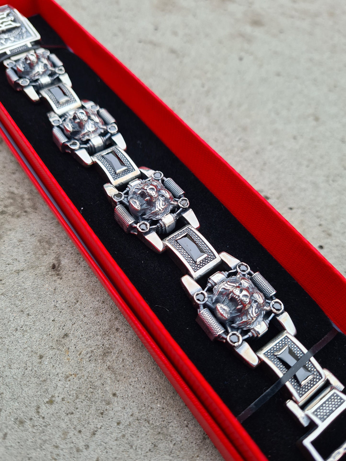 Exclusive gift - silver bracelet with predatory print