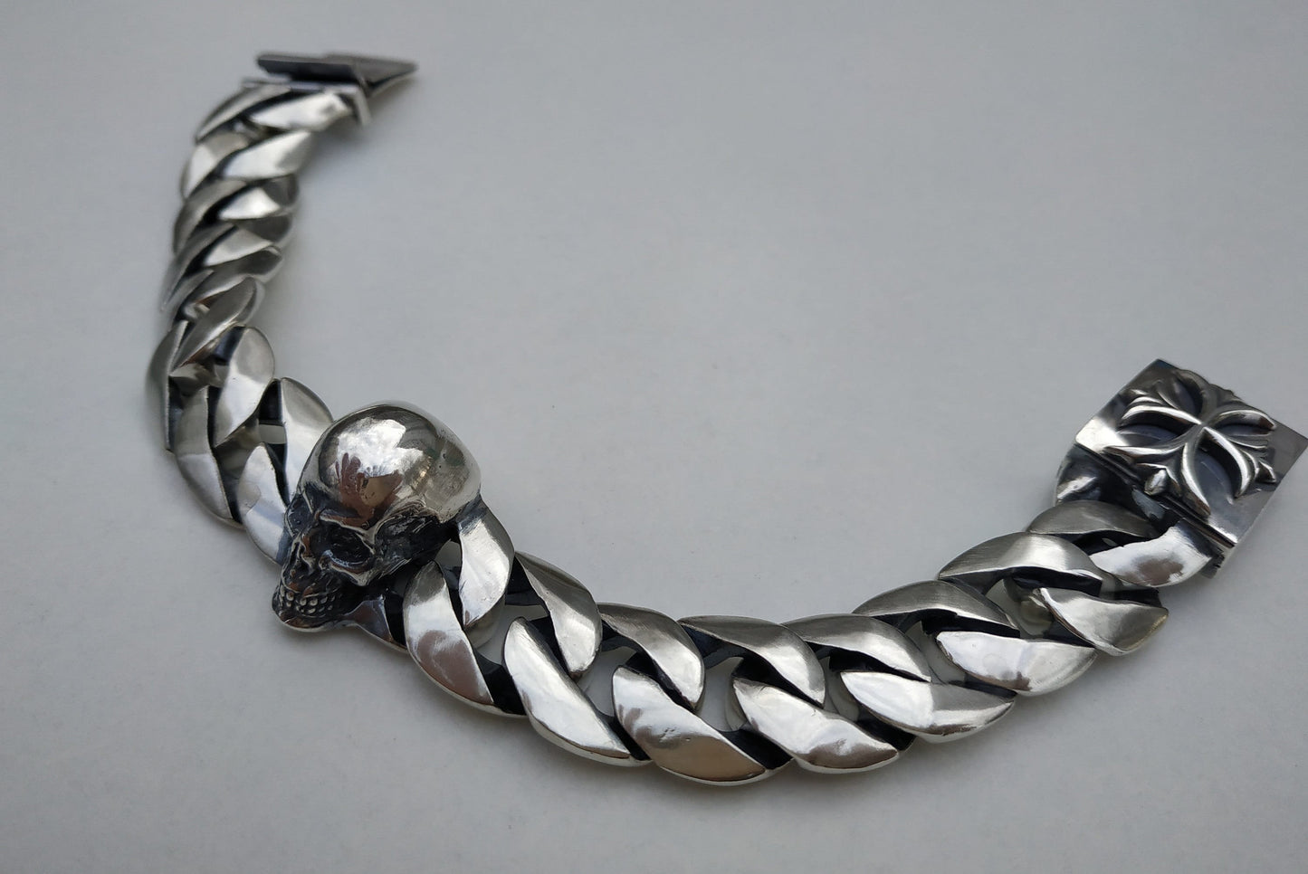 mens gothic sterling silver skull bracelet