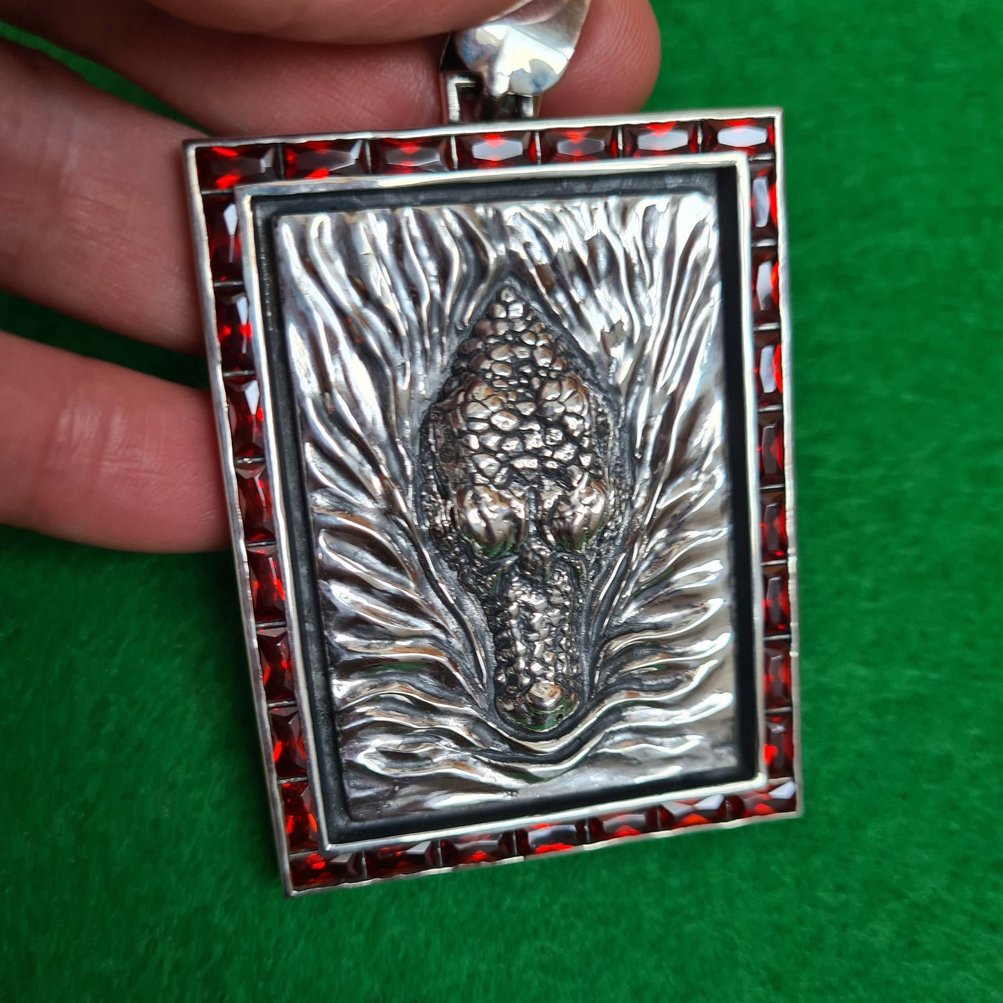 silver alligator pendant