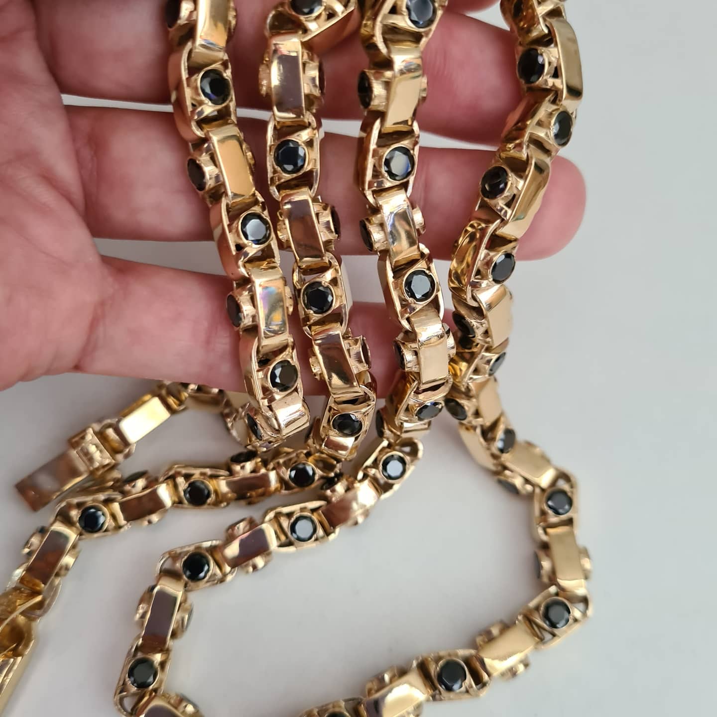 Stylish men's chain 6mm wide with onyx inserts and box clasp