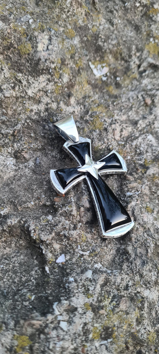 925 silver gothic cross pendant with templar engraving